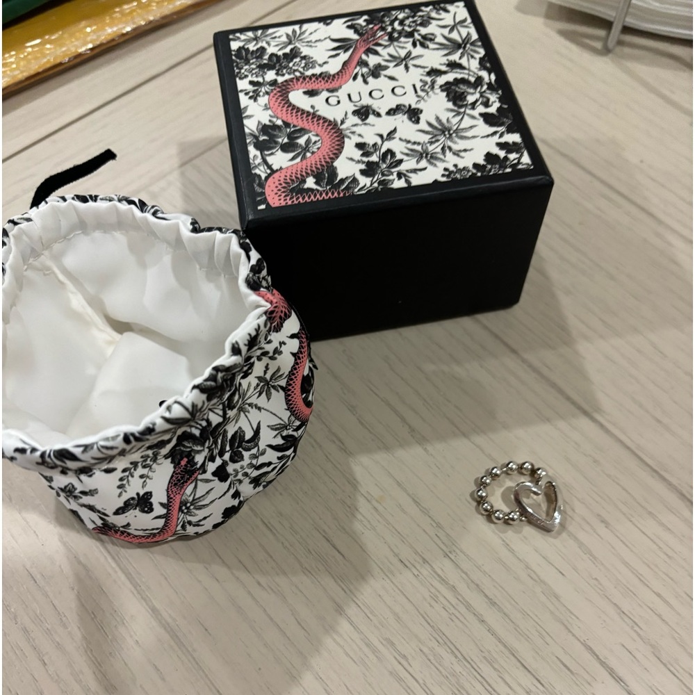 Gucci silver heart ring